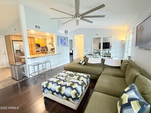 6814 E Sandra Terrace in Scottsdale, AZ - Building Photo - Building Photo