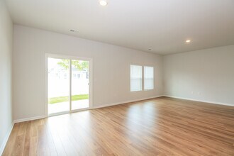 180 Marsh Deer Pl in Surfside Beach, SC - Foto de edificio - Building Photo
