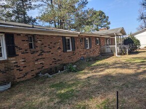 173 Rose Rd in Pikeville, NC - Foto de edificio - Building Photo