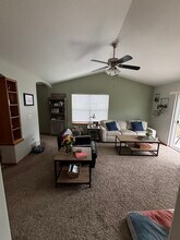 1552 Deerfield Dr in North Liberty, IA - Building Photo - Building Photo