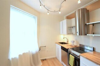 37 Lee St, Unit 3 in Cambridge, MA - Foto de edificio - Building Photo