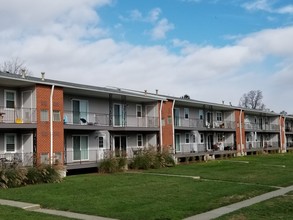 Milford Beach Apartments in Milford, CT - Building Photo - Building Photo