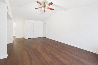 501 W 26th St in Austin, TX - Building Photo - Building Photo