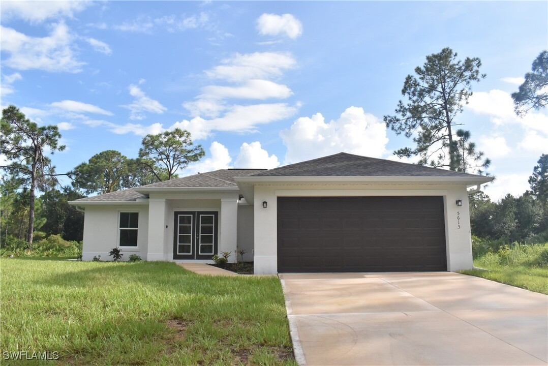 5613 Granito Ave in North Port, FL - Building Photo