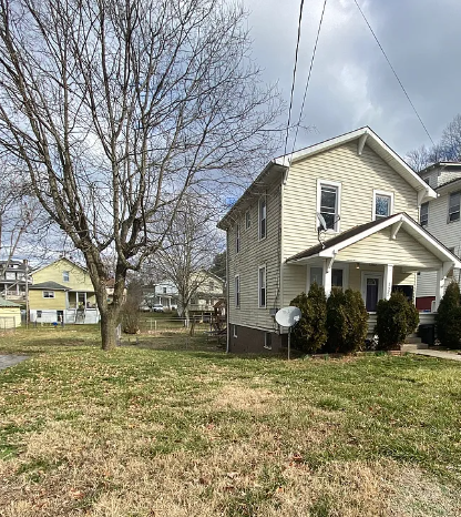 125 Elm St in Bluefield, WV - Building Photo