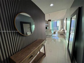 7928 East Dr, Unit 805 in North Bay Village, FL - Foto de edificio - Building Photo