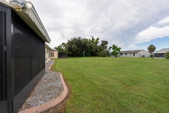 3087 Idlewood St in North Port, FL - Foto de edificio - Building Photo