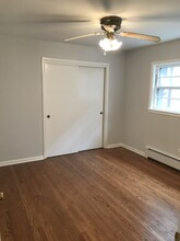 8022 Oriole Ave, Unit 1 floor in Niles, IL - Foto de edificio - Building Photo