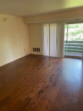 1009 Sanlin Dr in Carnot-Moon, PA - Building Photo - Building Photo