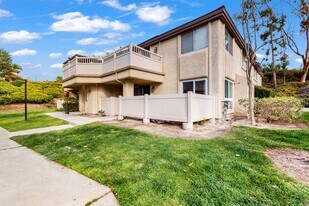 25652 Rimgate Dr in Lake Forest, CA - Building Photo