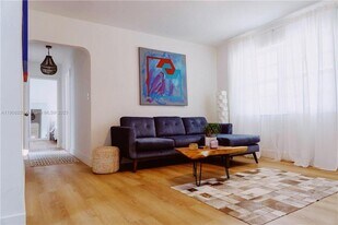 1075 NE 120th St in Biscayne Park, FL - Building Photo