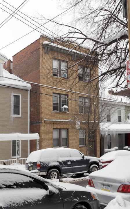 306 Atwood St in Pittsburgh, PA - Building Photo