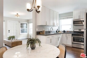 4520 W 11th Pl in Los Angeles, CA - Building Photo - Building Photo