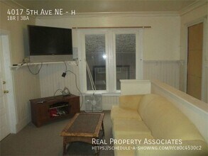 4017 5th Ave NE-Unit -h in Seattle, WA - Building Photo - Building Photo