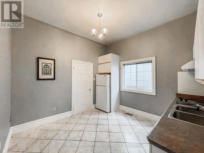 72 Snively St in Richmond Hill, ON - Building Photo - Building Photo