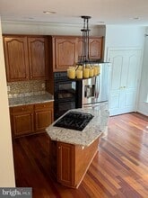 2833 Grace Forest Pl in Vienna, VA - Building Photo - Building Photo