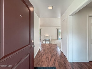 576 Calle De Las Ovejas in Oak Park, CA - Building Photo - Building Photo