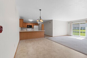 308 Golf View Rd in Cecil, WI - Building Photo - Building Photo