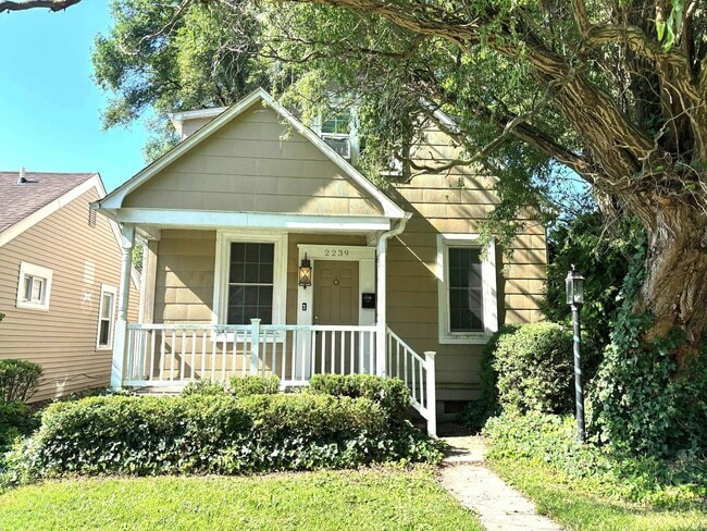 2239 Ridgemont Rd