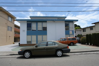 12 W 40th Ave in San Mateo, CA - Building Photo - Building Photo