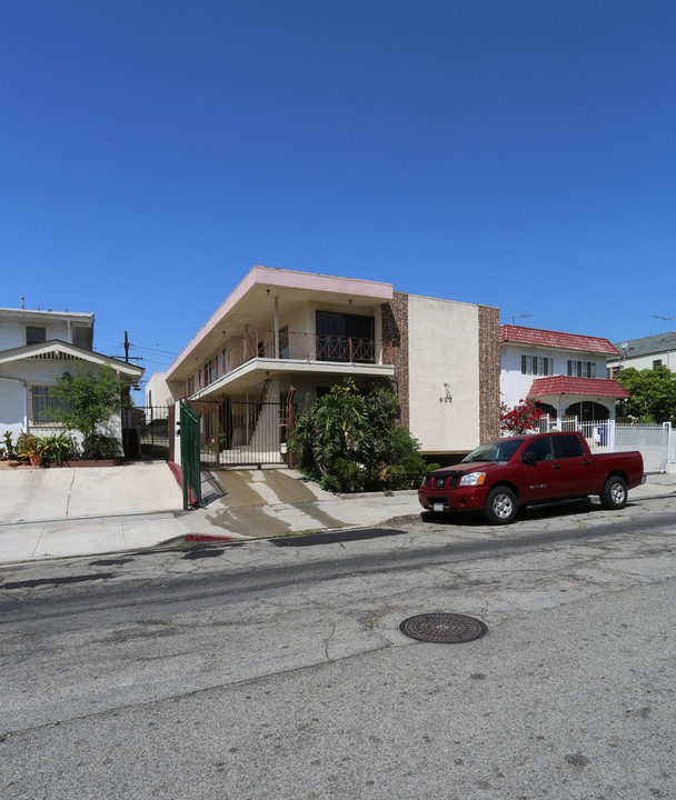 933 S Ardmore Ave in Los Angeles, CA - Building Photo