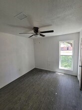 1825 Southstone Ln in Irving, TX - Foto de edificio - Building Photo