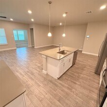 1332 Honey Crk Dr in Desoto, TX - Foto de edificio - Building Photo