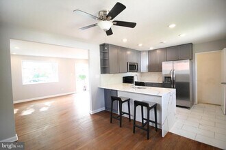 4613 Wilwyn Way in Rockville, MD - Building Photo - Building Photo
