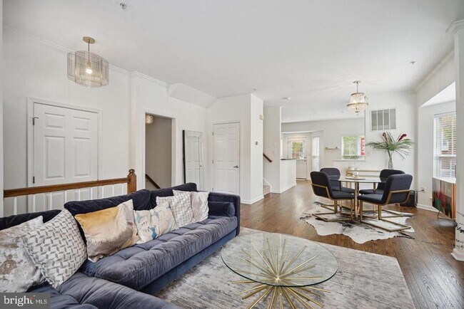 6022 Madison Overlook Ct in Falls Church, VA - Building Photo - Building Photo