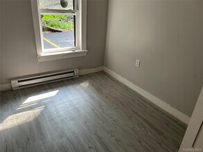 404 NY-52 in Woodbourne, NY - Building Photo - Building Photo