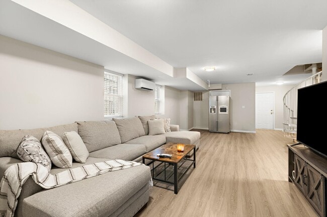 359 Cator Ave in Jersey City, NJ - Building Photo - Building Photo