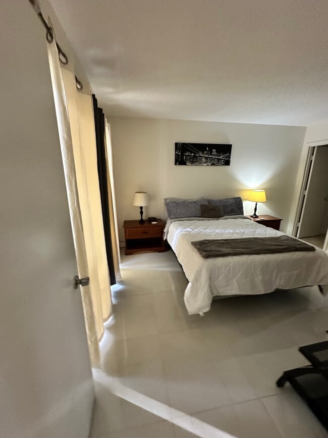1051 Forrest Nelson Blvd in Port Charlotte, FL - Building Photo - Building Photo