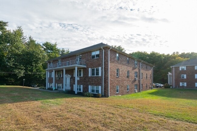 424 Great Rd, Unit 4 in Acton, MA - Foto de edificio - Building Photo