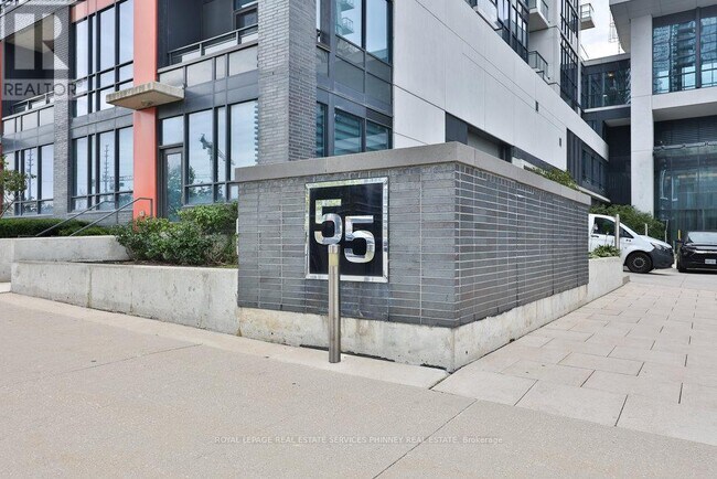 55 Eglinton Ave W in Mississauga, ON - Building Photo - Building Photo