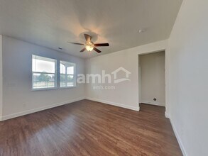 236 E Sicily Dr in Meridian, ID - Building Photo - Building Photo