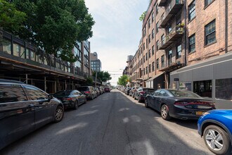 101 N 10th St in Brooklyn, NY - Building Photo - Building Photo