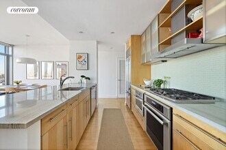 1 Northside Piers in Brooklyn, NY - Building Photo - Building Photo