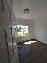 702 E Division Ln in Tacoma, WA - Building Photo - Building Photo