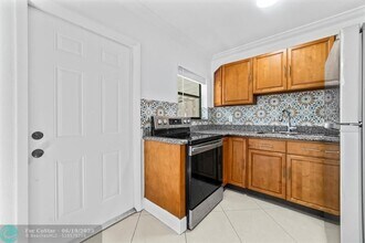 814 NE 14th Pl in Fort Lauderdale, FL - Building Photo - Building Photo