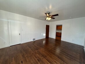 1047 Santa Clara Ave, Unit 2 in Alameda, CA - Building Photo - Building Photo
