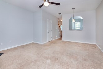 8348 Chaceview Ct in Charlotte, NC - Foto de edificio - Building Photo