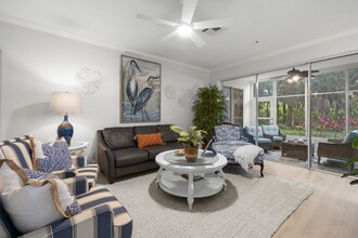 720 Tarpon Cove Dr in Naples, FL - Building Photo - Building Photo