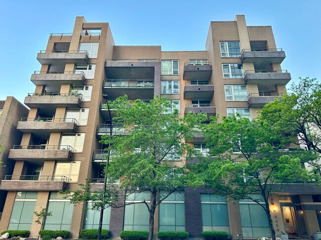 property at 5430 N Sheridan Rd
