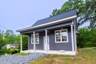 824 Chandler Ave in Burlington, NC - Building Photo - Building Photo