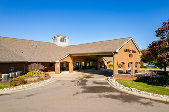 Abbey Park in Grand Blanc, MI - Foto de edificio - Primary Photo