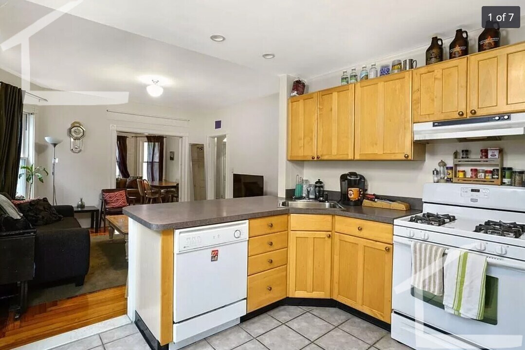 12 Cutter Ave, Unit 1 in Somerville, MA - Building Photo