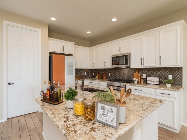 9813 E Miller Peak Trl in Tucson, AZ - Building Photo - Building Photo