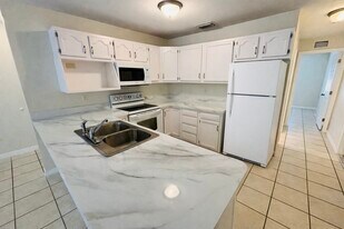 492 Del Monte Rd in Sebastian, FL - Building Photo