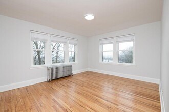 123 Highland Ave, Unit 48 in Somerville, MA - Foto de edificio - Building Photo