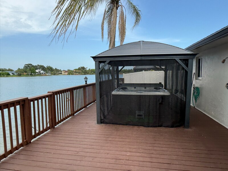1911 NW 40th Ct in Oakland Park, FL - Building Photo